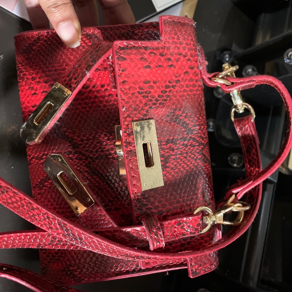 Purse - Picture 2 of 2